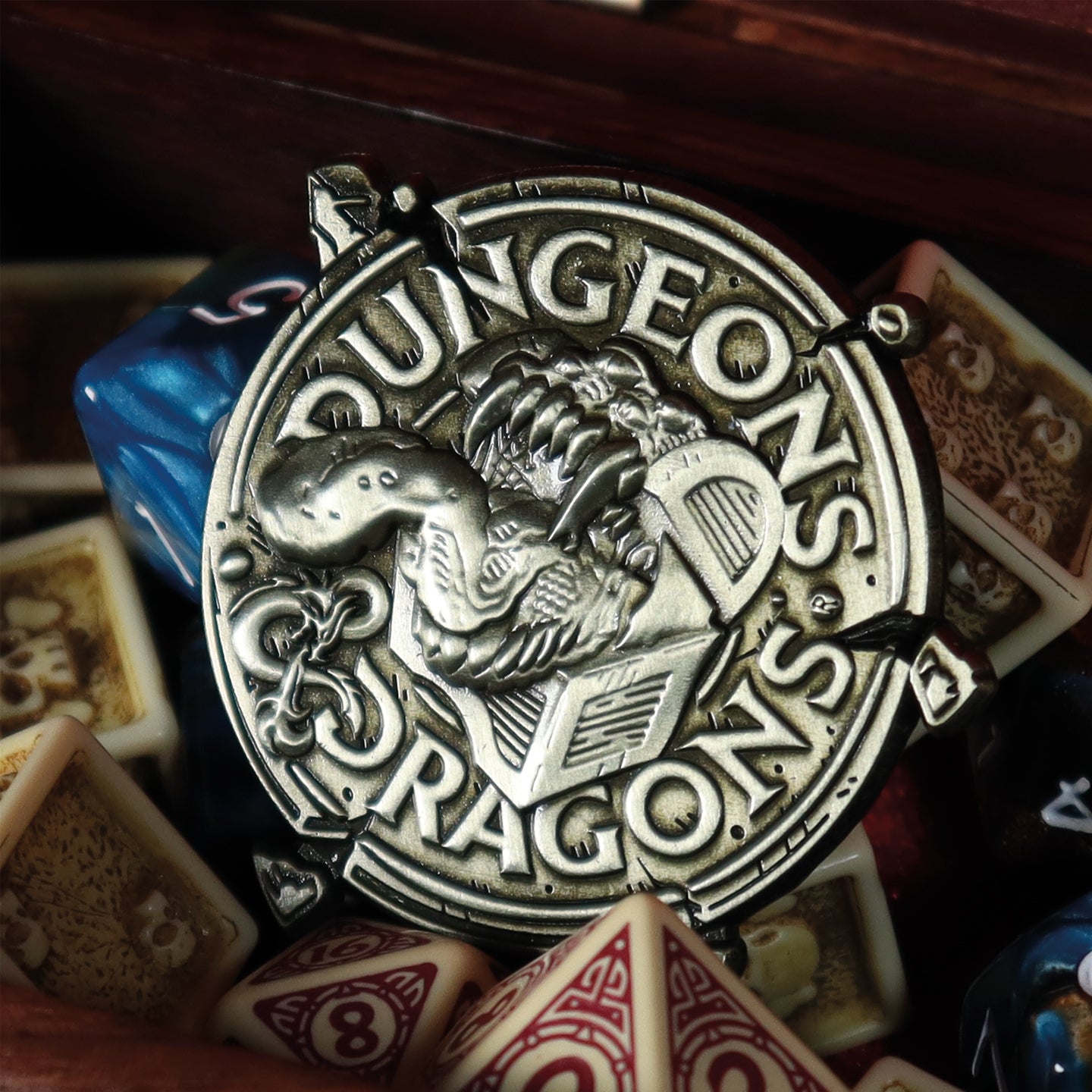 Dungeons & Dragons limited edition metal pin badge from Fanattik