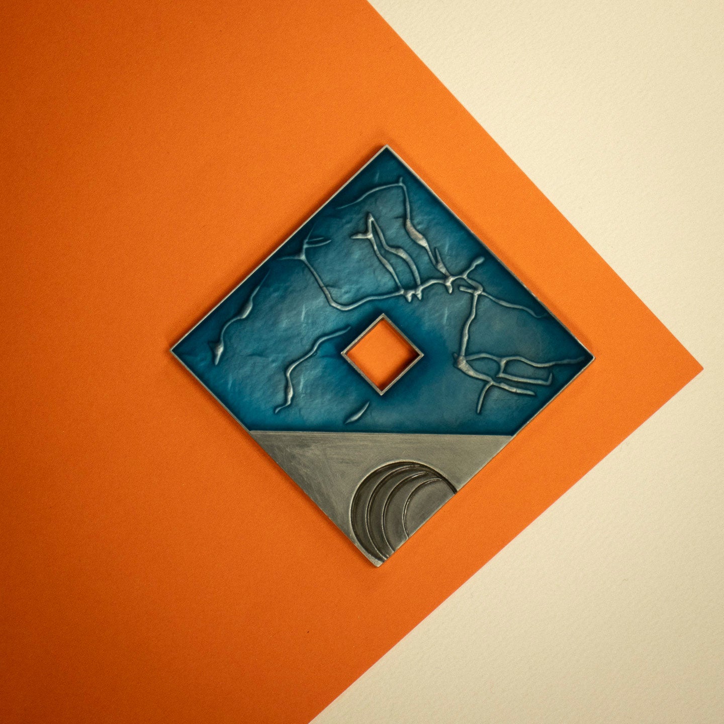 Deathloop Limited Edition Personal Trinket Medallion and Art Card