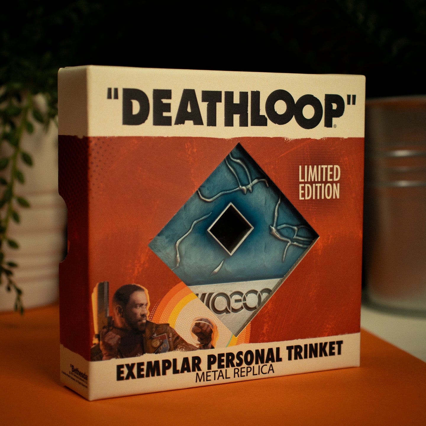 Deathloop Limited Edition Personal Trinket Medallion and Art Card