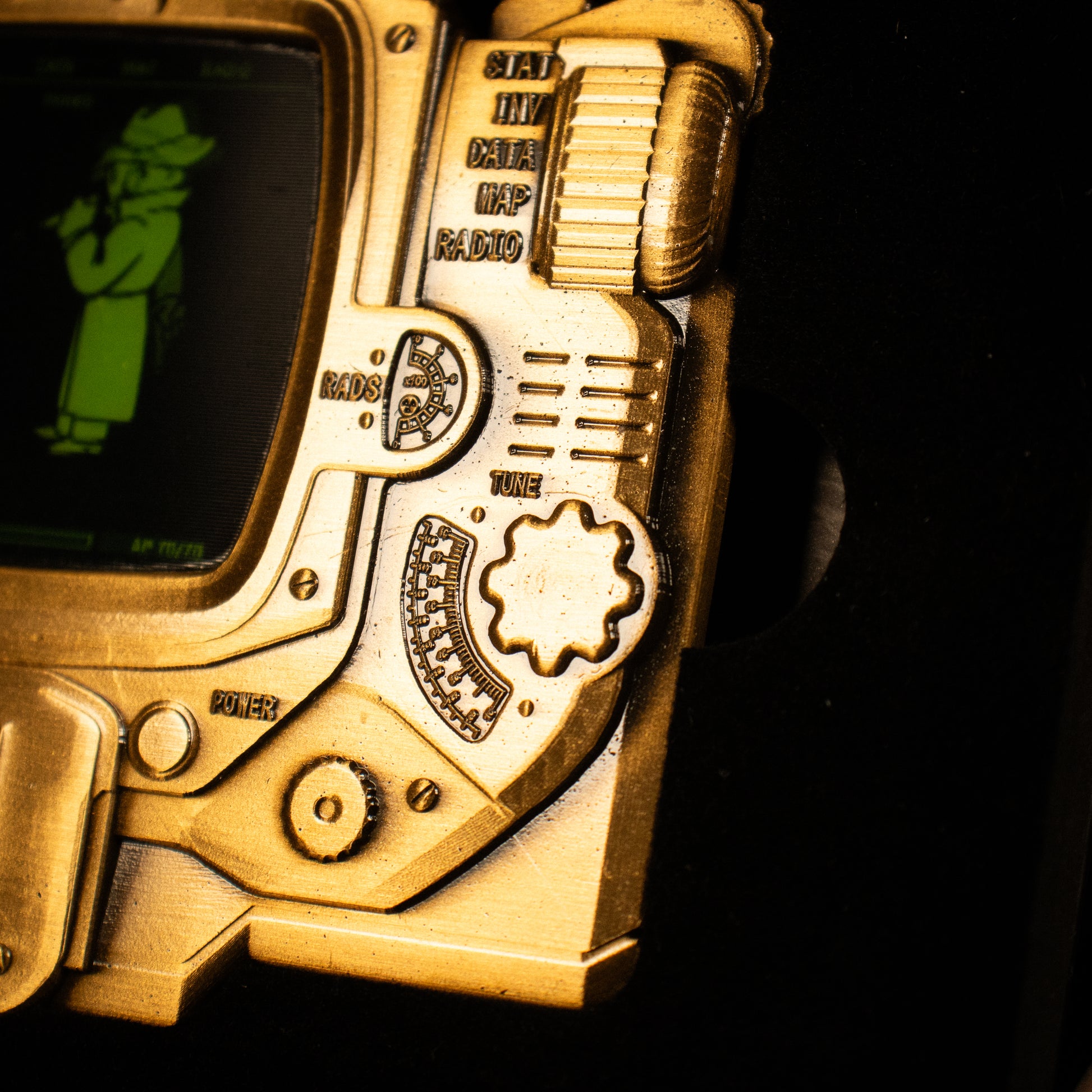 Fallout - Pip-Boy Limited Edition Lenticular Ingot – Mysterious Stranger Variant