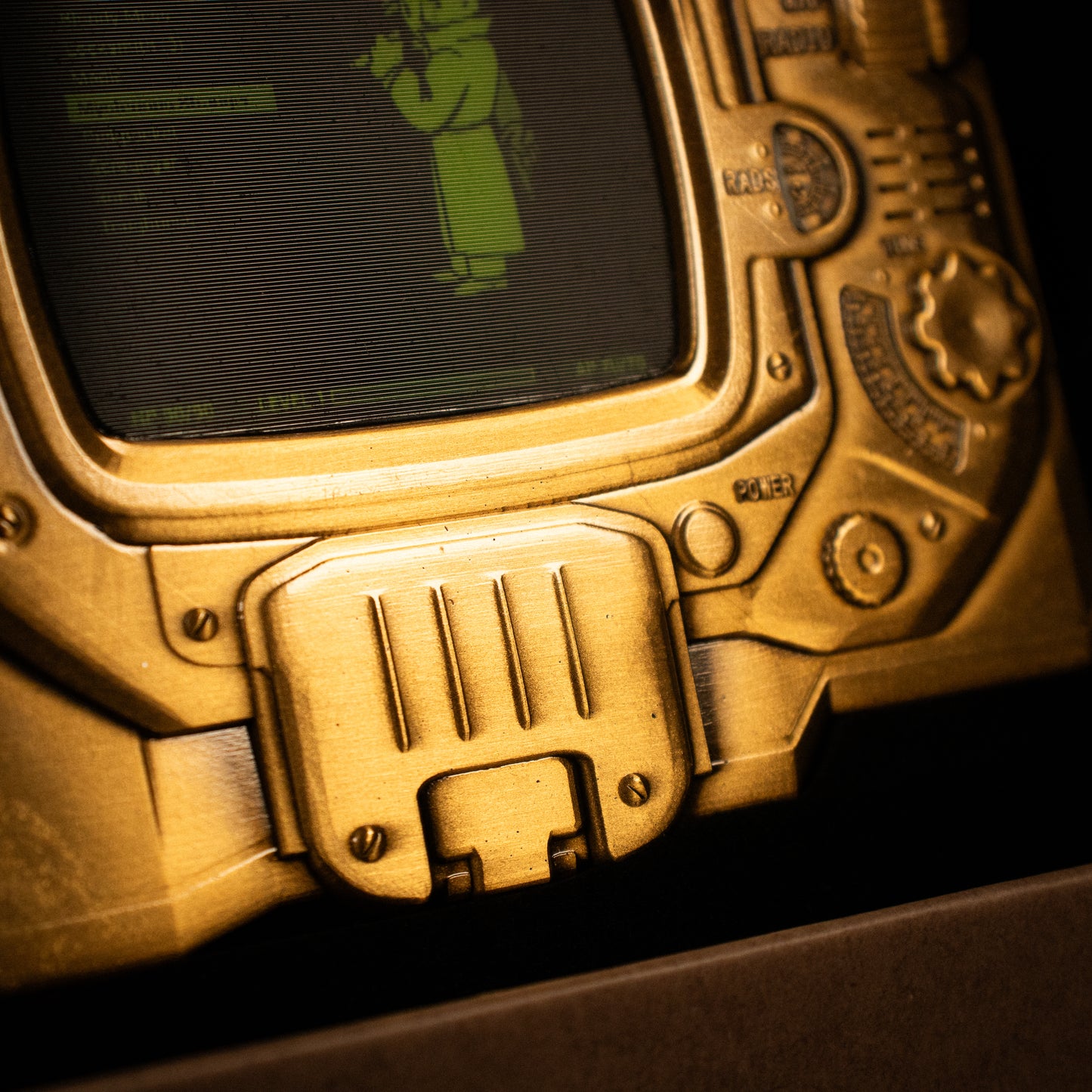 Fallout - Pip-Boy Limited Edition Lenticular Ingot – Mysterious Stranger Variant