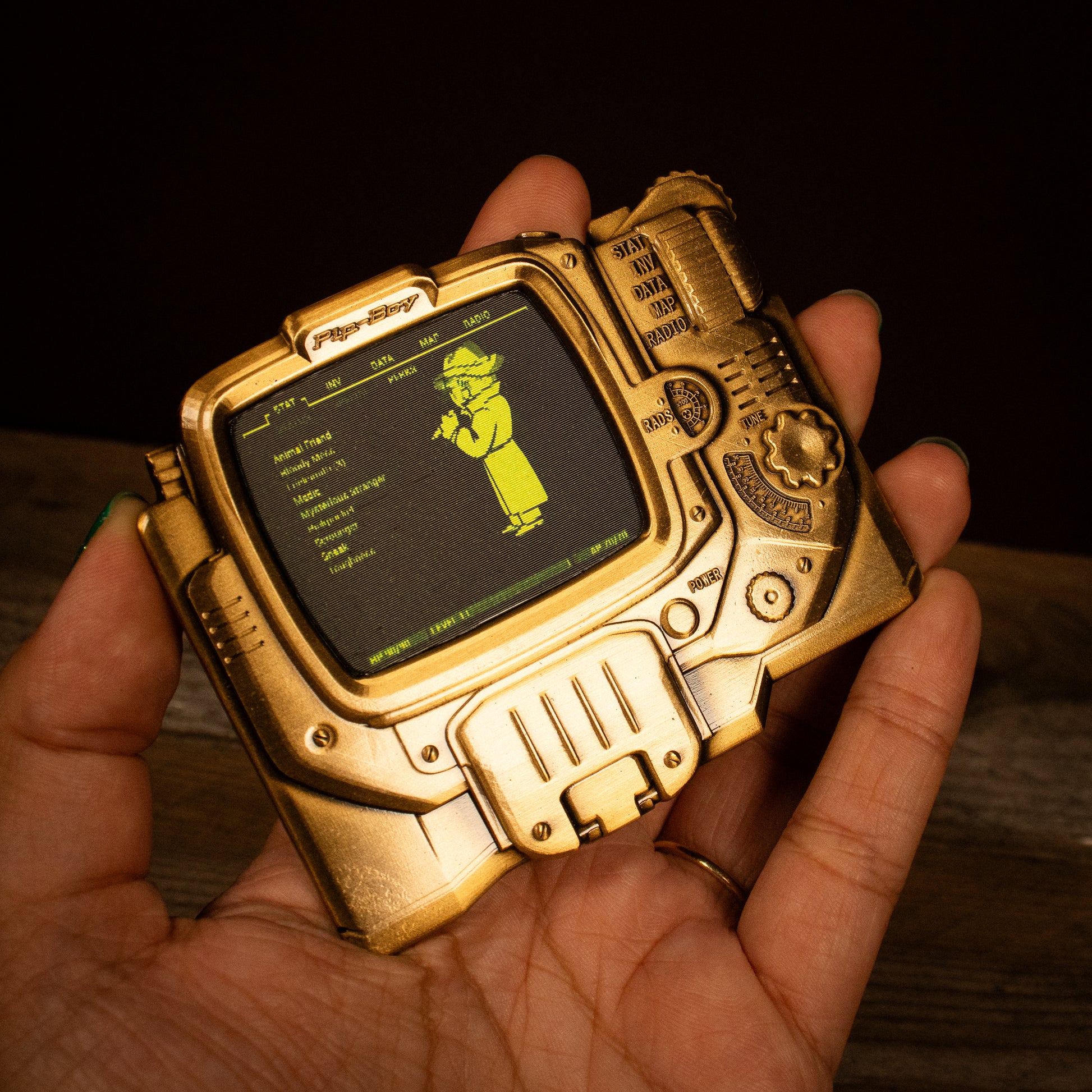 Fallout - Pip-Boy Limited Edition Lenticular Ingot – Mysterious Stranger Variant