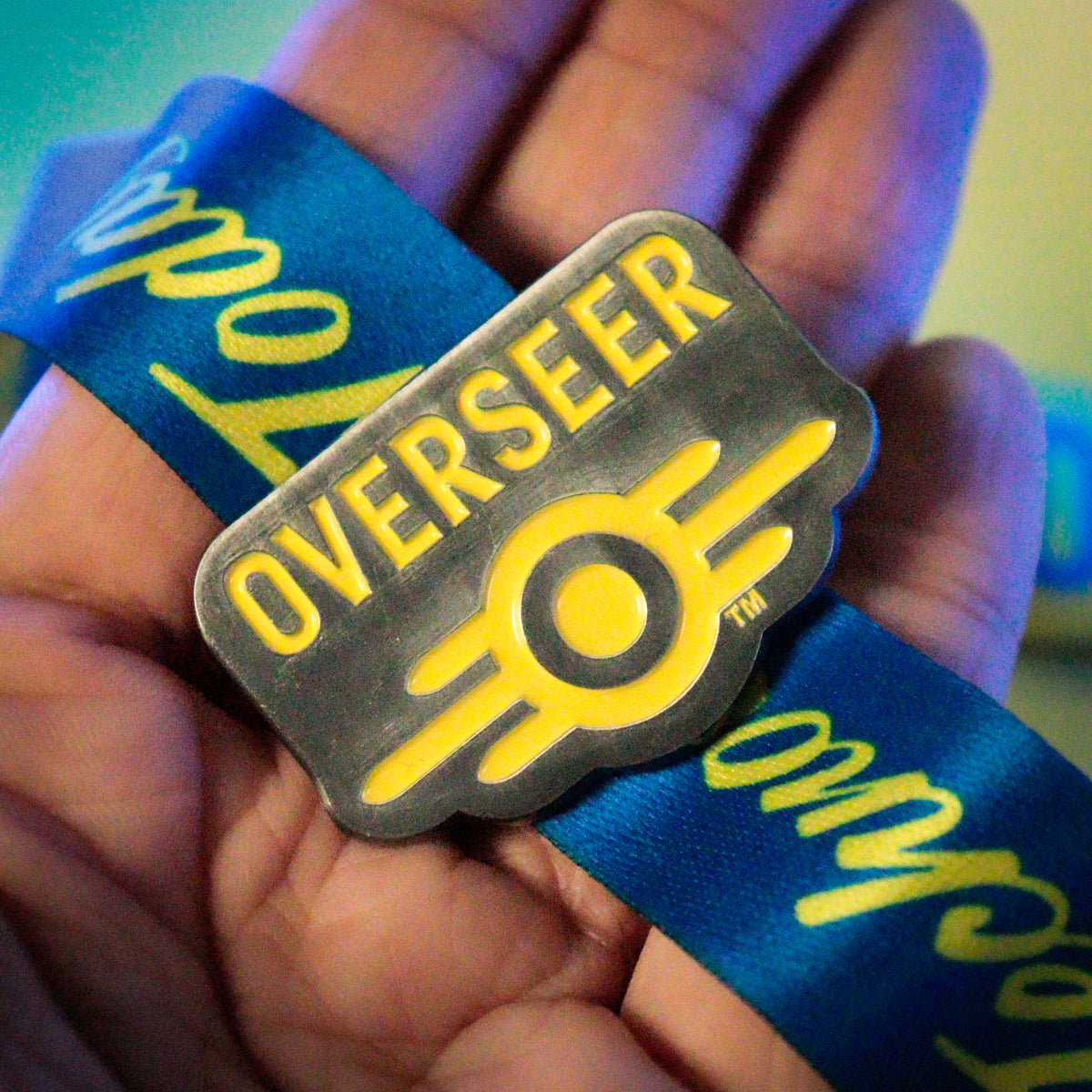 Fallout – Vault-Tec Overseer Lanyard and Pin Set