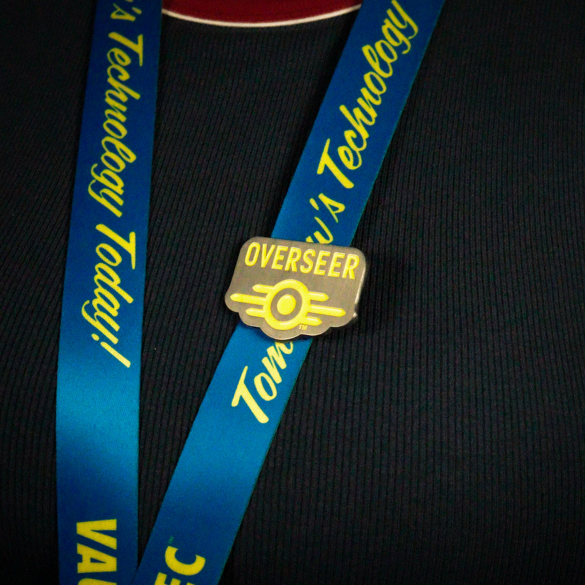 Fallout – Vault-Tec Overseer Lanyard and Pin Set