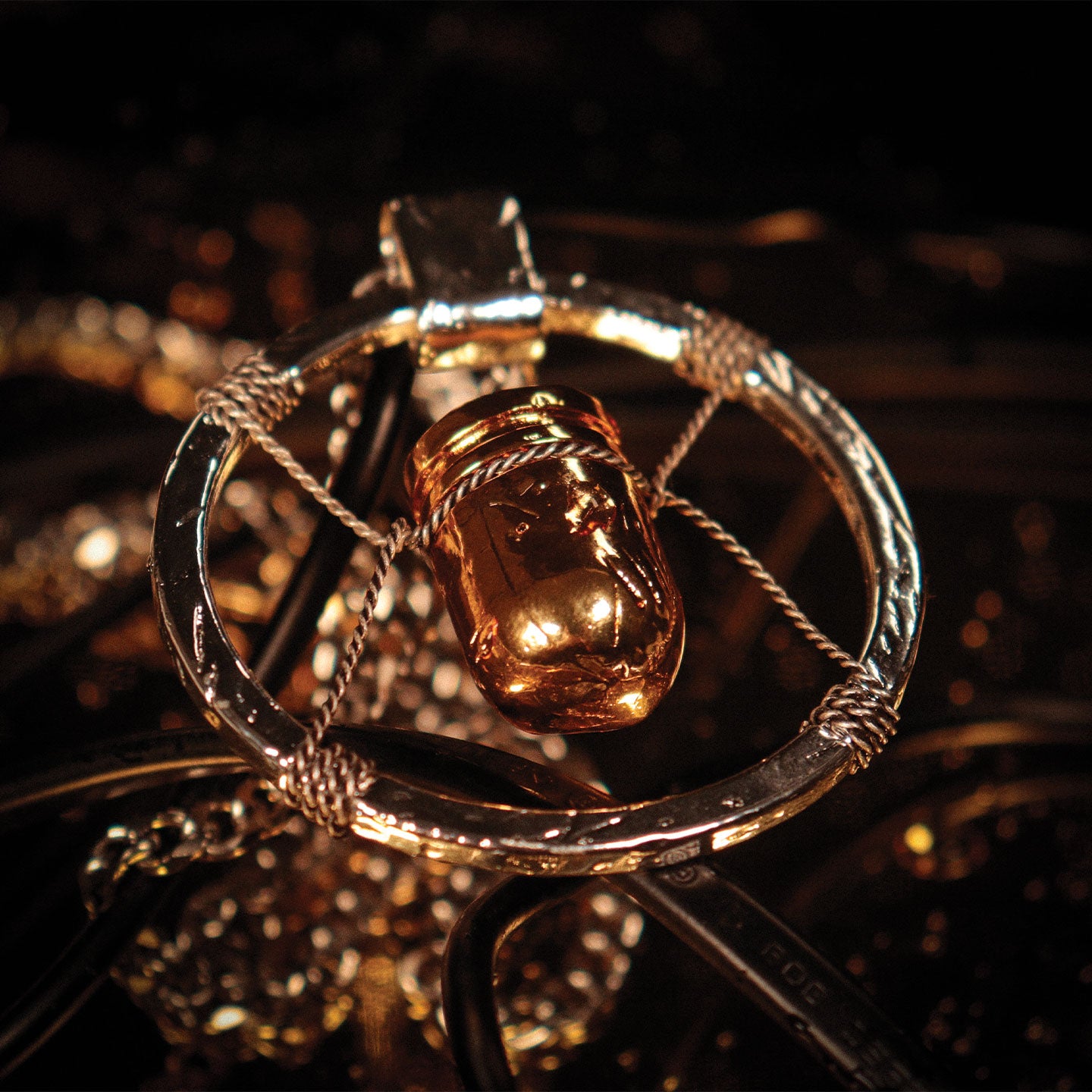 Cyberpunk 2077 - V’s Bullet Necklace – Precious Metal Variant