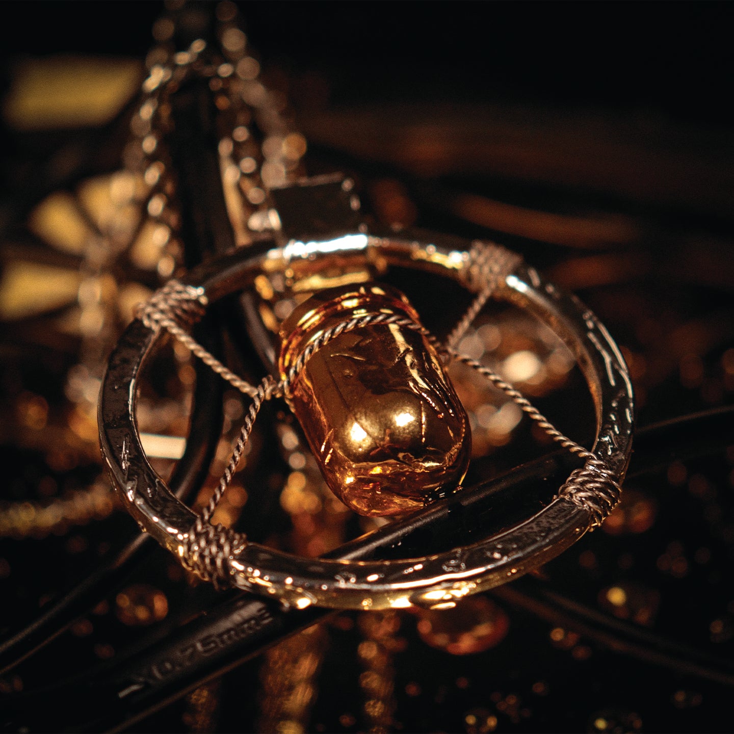 Cyberpunk 2077 - V’s Bullet Necklace – Precious Metal Variant