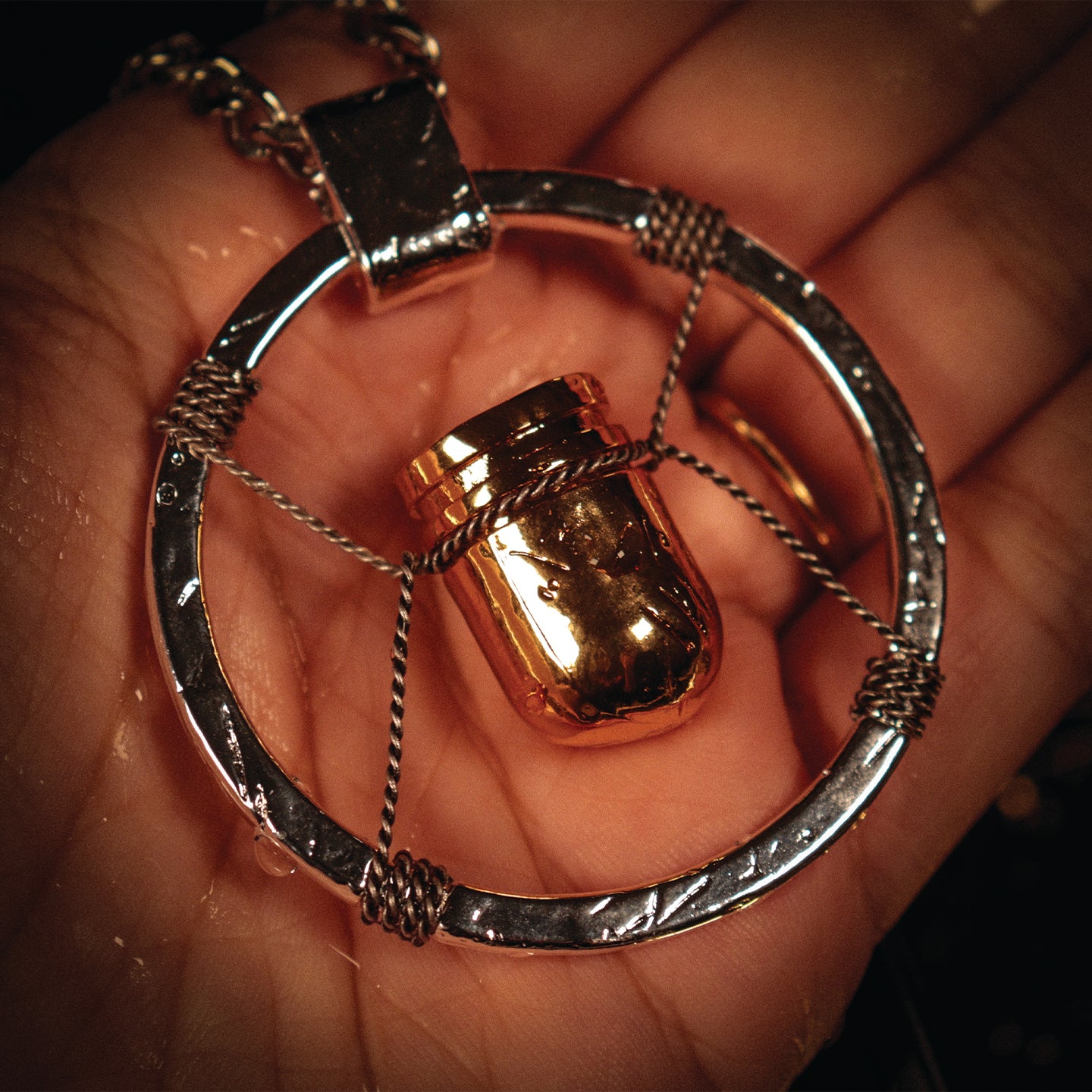 Cyberpunk 2077 - V’s Bullet Necklace – Precious Metal Variant