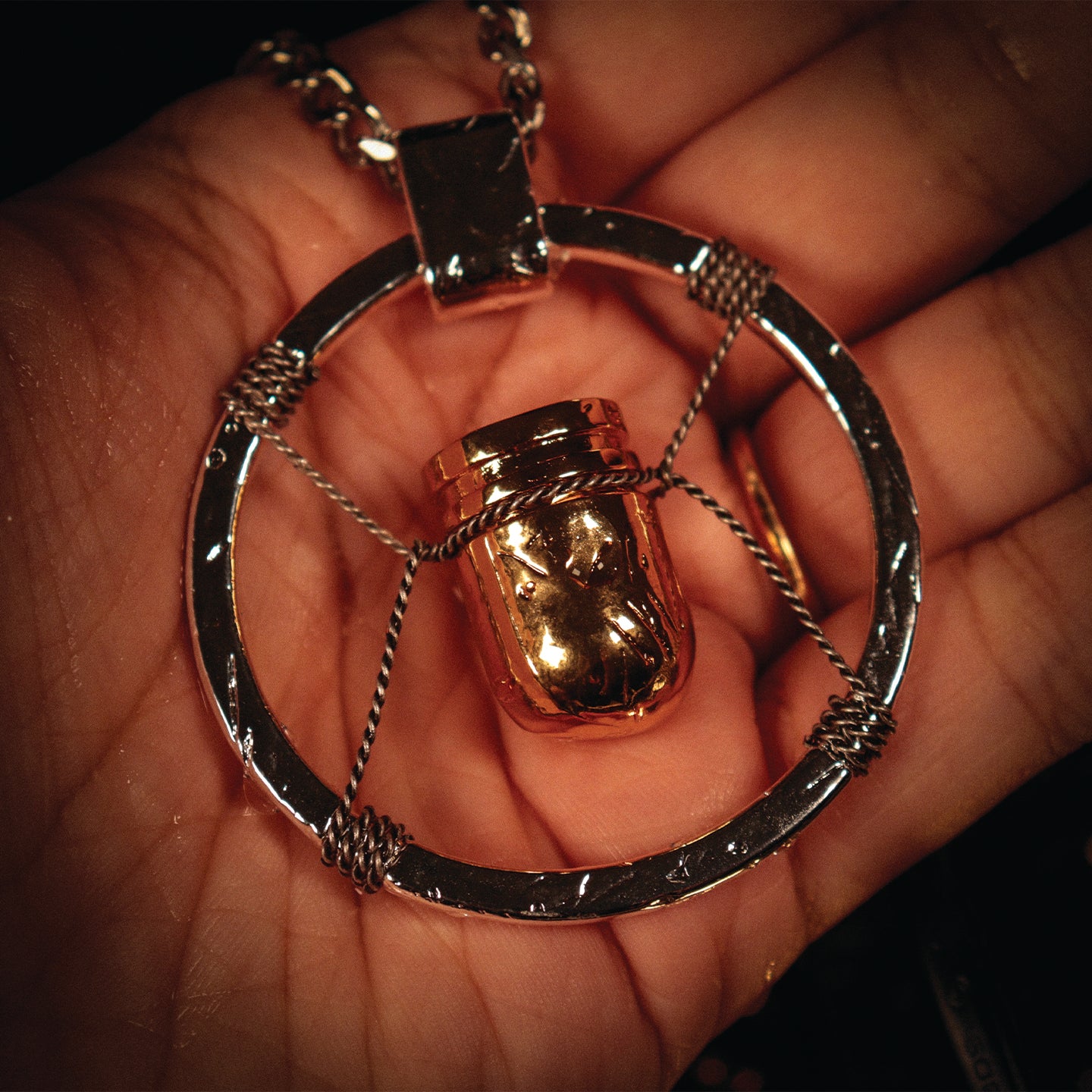 Cyberpunk 2077 - V’s Bullet Necklace – Precious Metal Variant