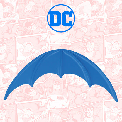 DC Batman Vintage Style Metal Batarang and art card from Fanattik