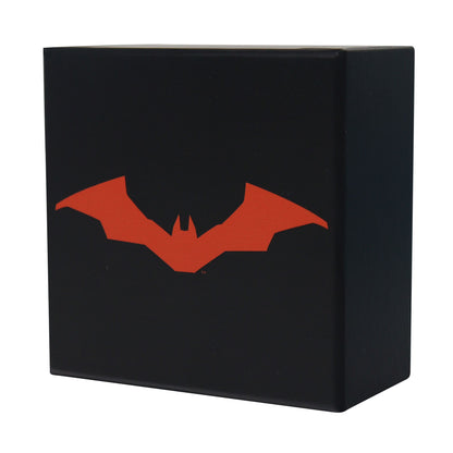 FaNaTtik Batman Wayne Industries Armour Barren – Offizielle DC Limited Edition 5.000 Metall-Sammelstück mit geprägtem Design und nummerierter Rückseite FaNaTtik Batman Wayne Industries Armour Barren – Offizielle DC Limited Edition 5.000 Metall-Sammelstück mit geprägtem Design und nummerierter Rückseite