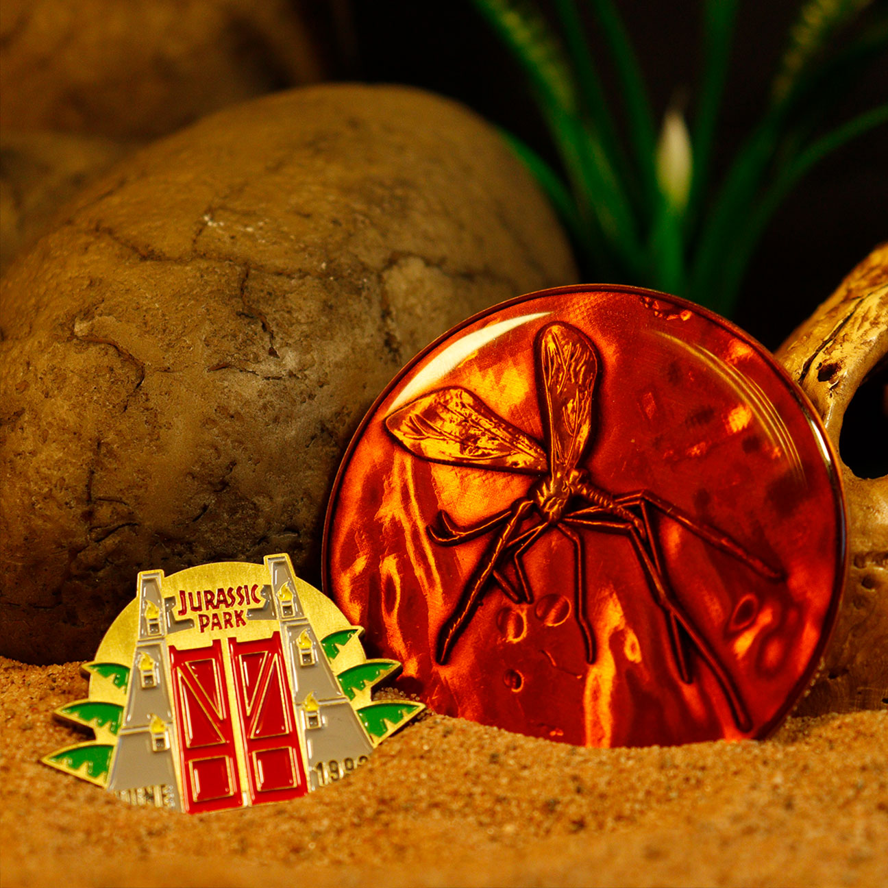 Jurassic Park Medallion and Pin Set