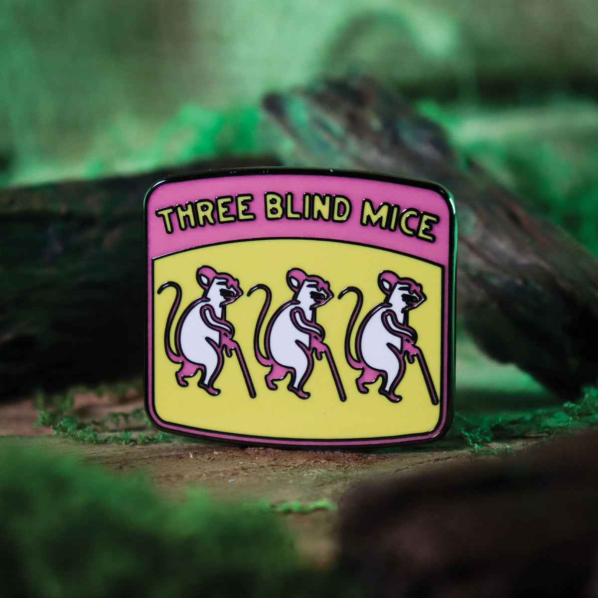 Shrek – Mystery Pin Badge Blind Box containing 12 Blind Boxes