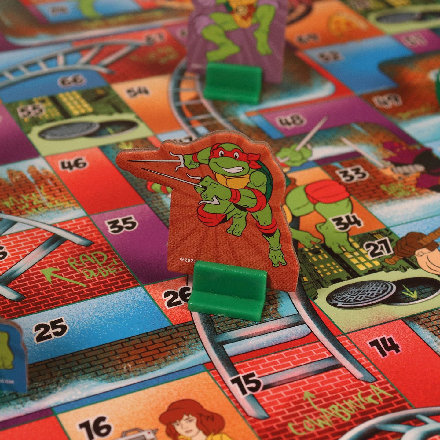 Teenage Mutant Ninja Turtles Sewers and Ladders Radical Edition Board Game