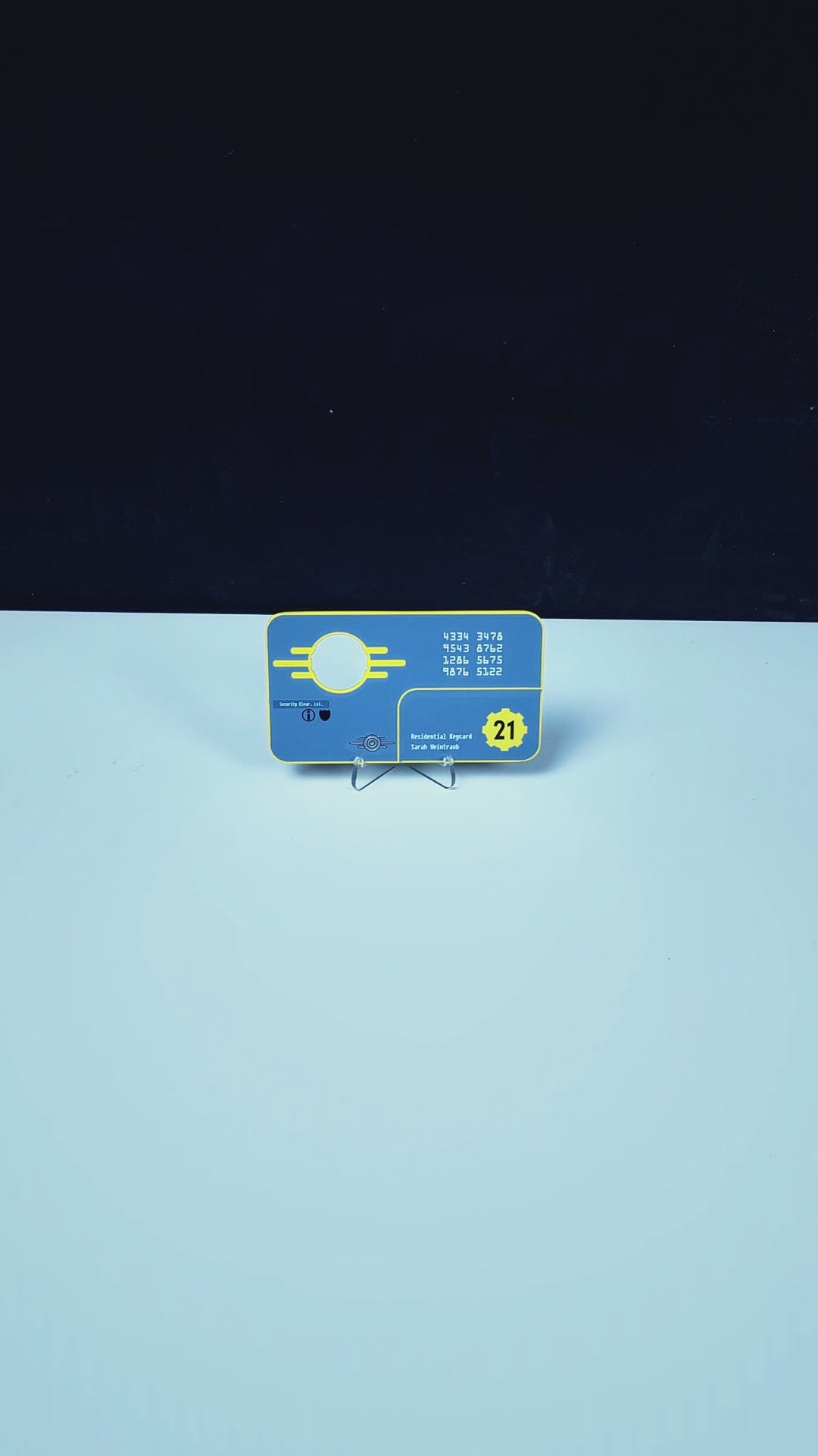 Fallout: New Vegas Vault 21 Security Keycard Replica – Fanattik